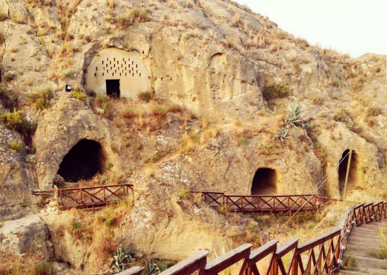 Rocca di Neto (KR) | Alla scoperta delle grotte rupestri - CiaoCrotone.it